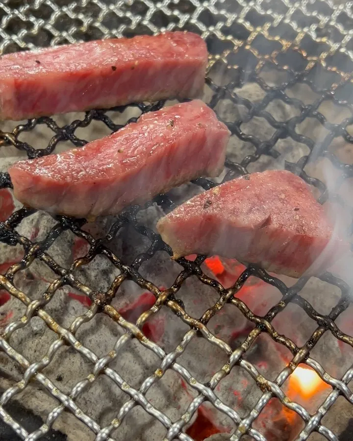 片面10秒ずつ焼けば食べられる絶品「ハネシタ」✨